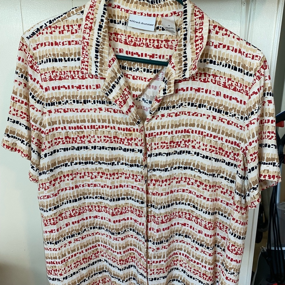 Vintage blouse with shoulder pads